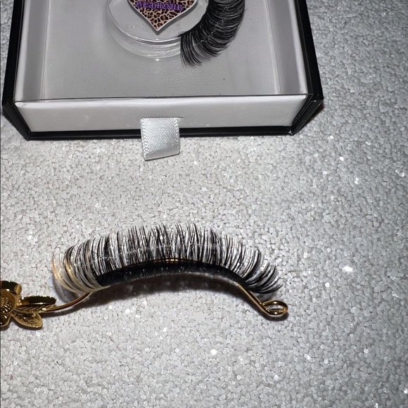 Faux mink eyelashes “creamsicle” - Picture 8 of 9